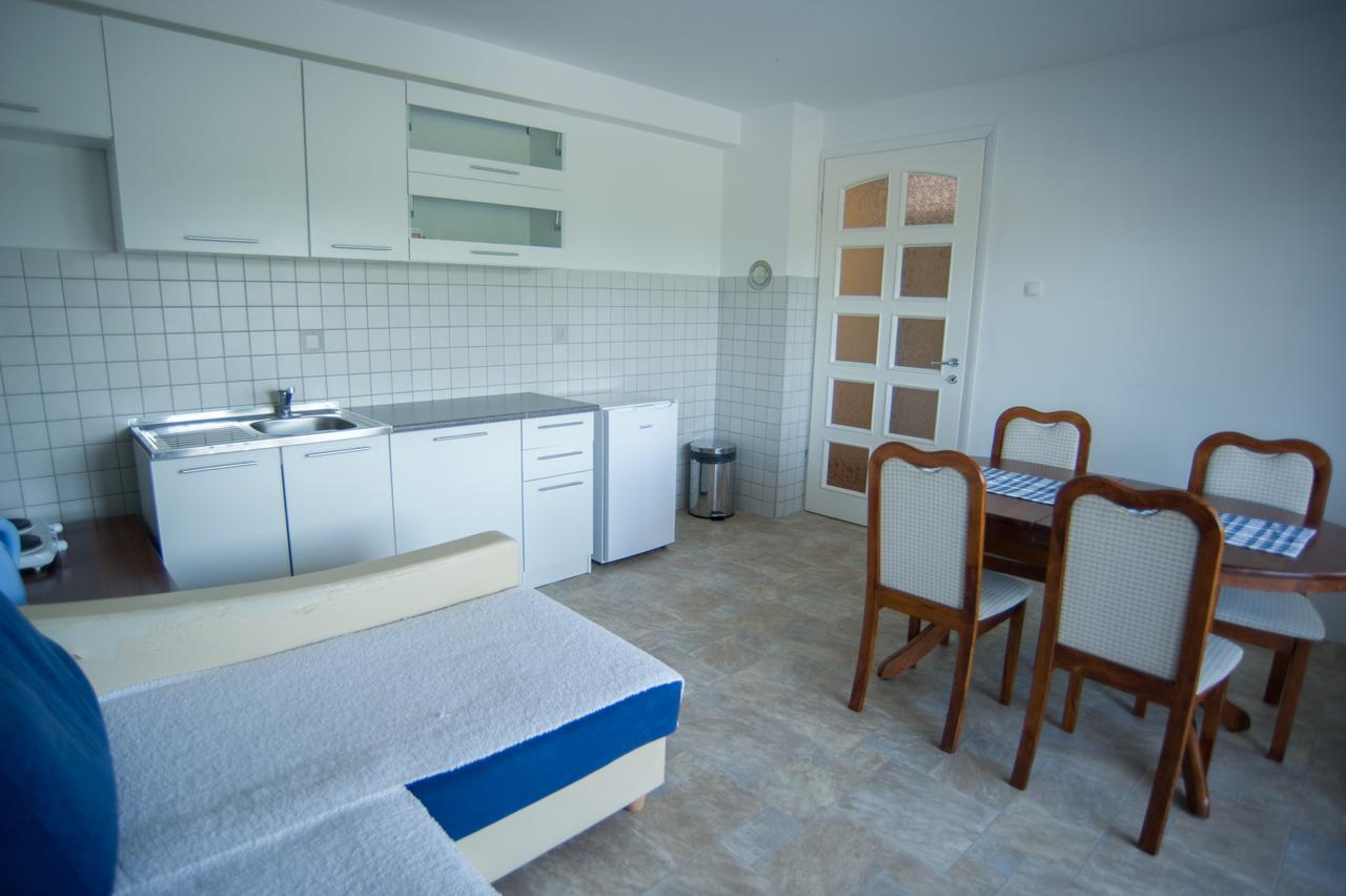 Hostel Larisa Баня-Лука Екстер'єр фото